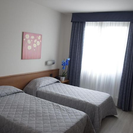 Hotel Gallia Pianezza Esterno foto