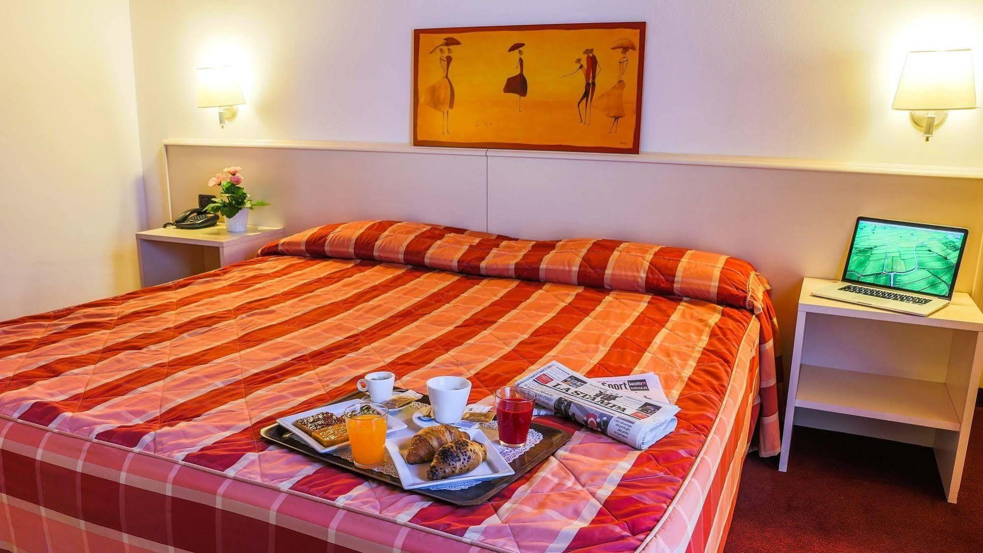Hotel Gallia Pianezza Esterno foto