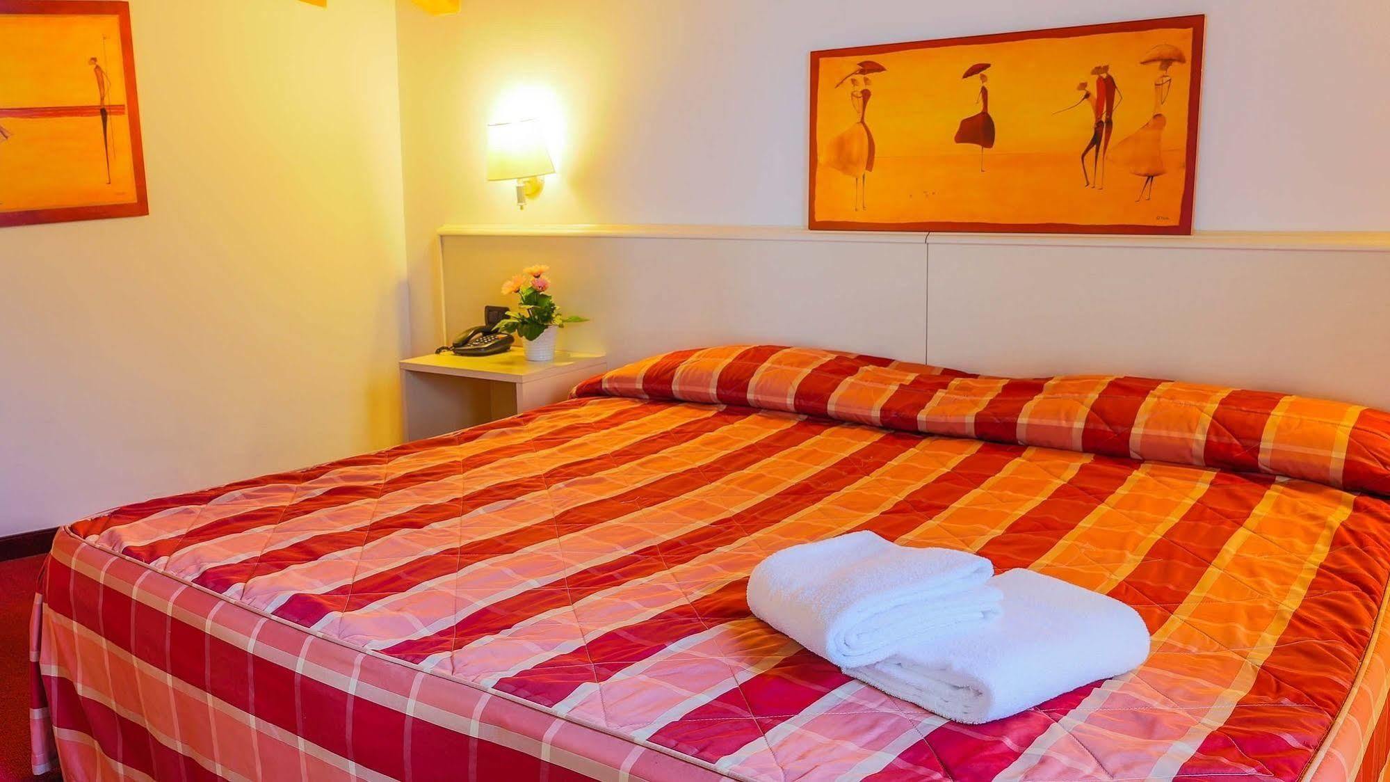Hotel Gallia Pianezza Esterno foto