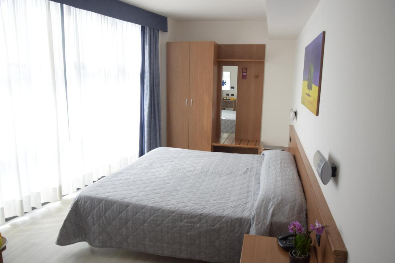 Hotel Gallia Pianezza Esterno foto